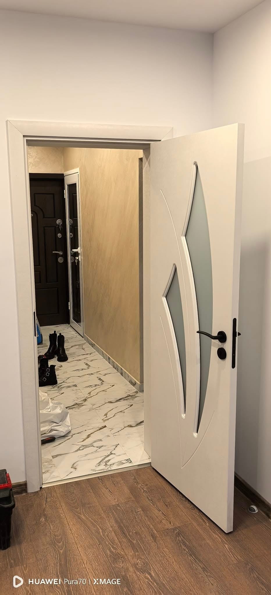 поръчка на елегантна кафява интериорна врата от Best Doors